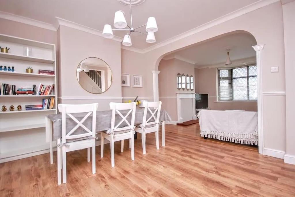 Beautiful Bright Three Bedroom House In Brighton And Hove With Free Parking Extérieur photo